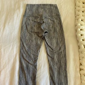Lululemon Wunder under leggings